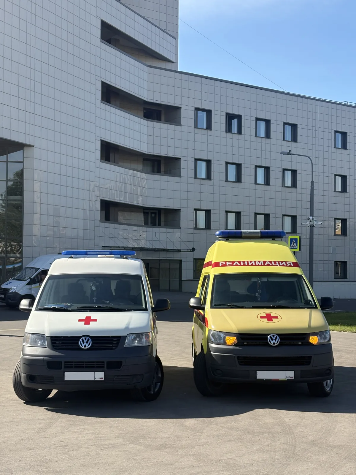 Санитарные автомобили СанМедЭкспресс снаружи